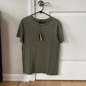 NWT MONROW men’s relaxed crew neck tee